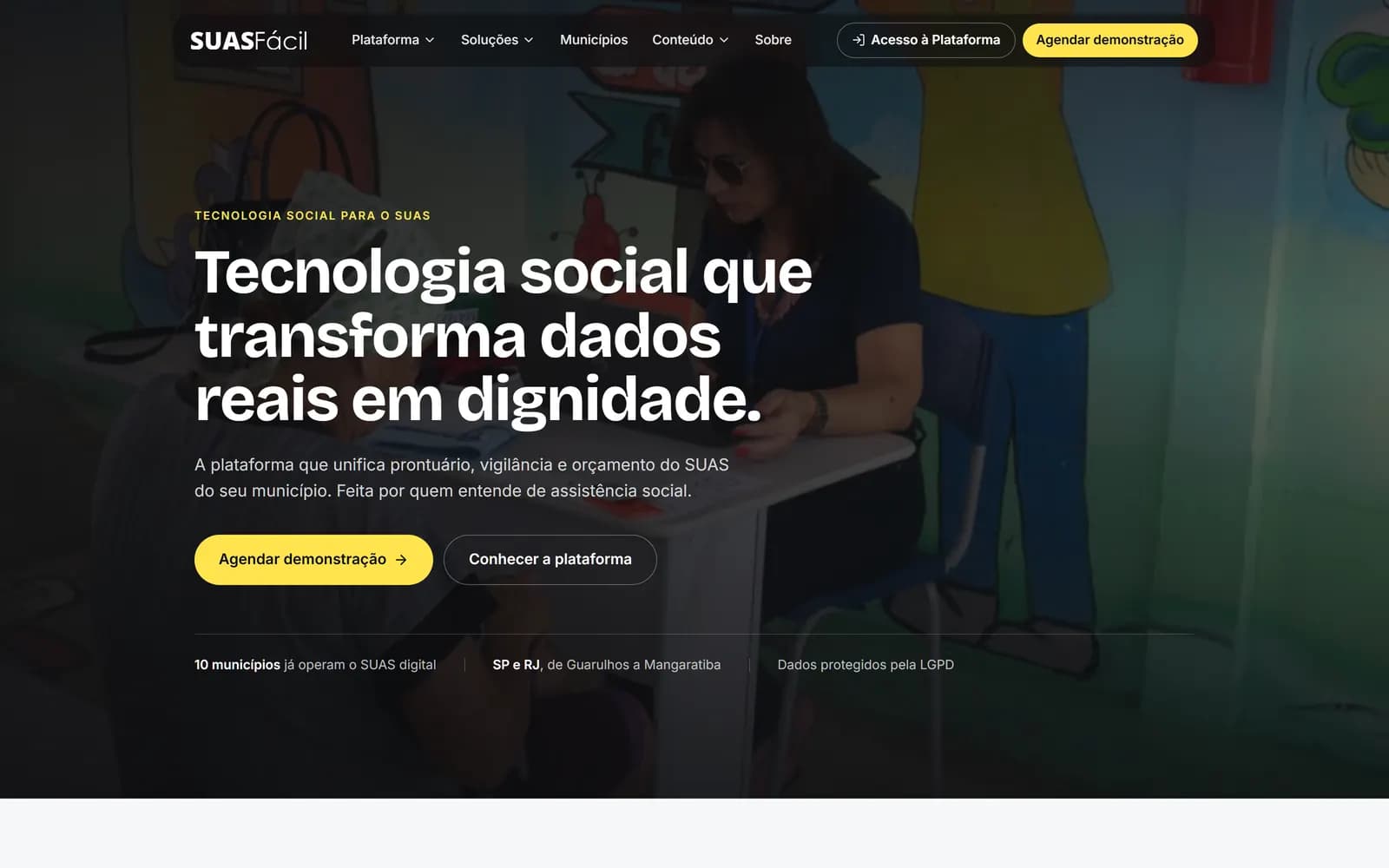 O novo site do SUAS Fácil, tela 1 de 8, site feito pela Venera Digital para SUAS Fácil